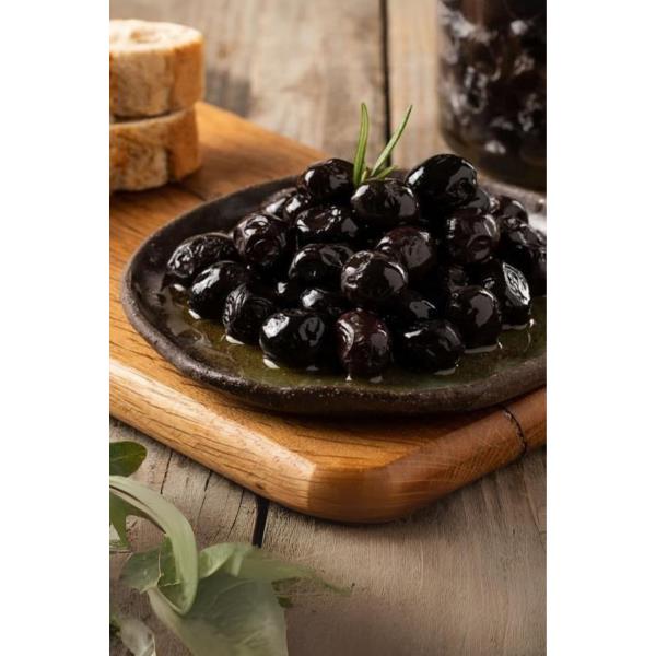 Bütün Siyah Zeytin